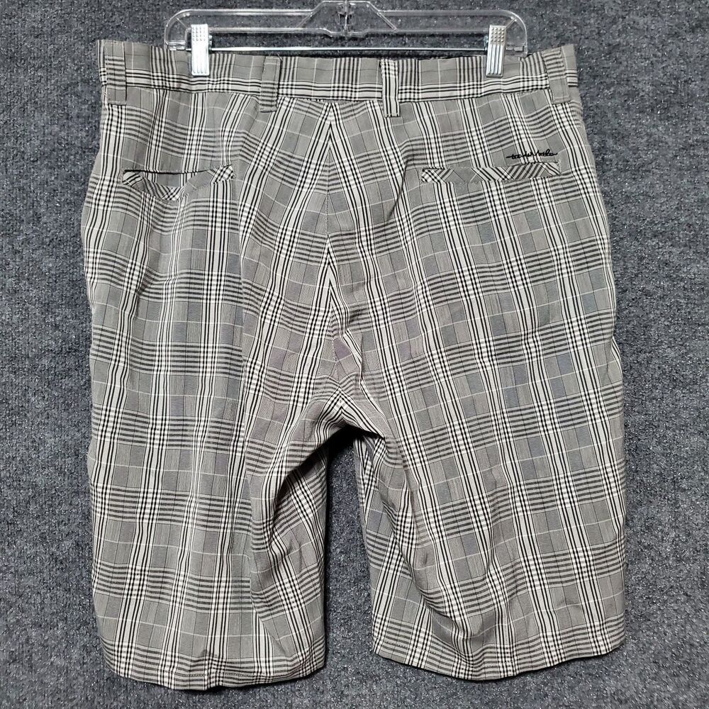Travis Mathew Banks Plaid Shorts Mens Size 36 Gray Black Golf Casual Outdoor